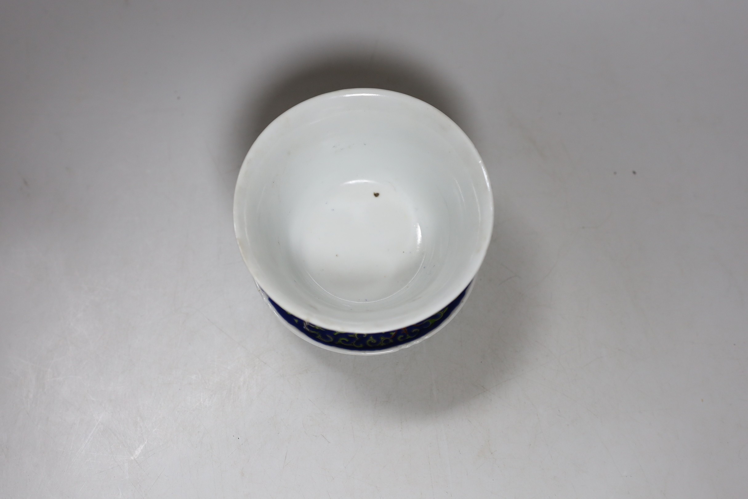 A Chinese enamalled porcelain bowl cover and stand, 10cms high